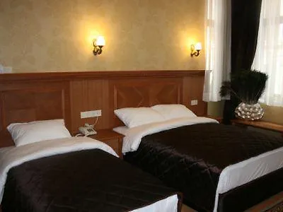 Adonis Palace 3*