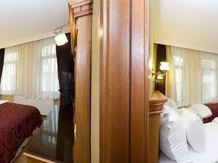 Hotel Adonis Palace